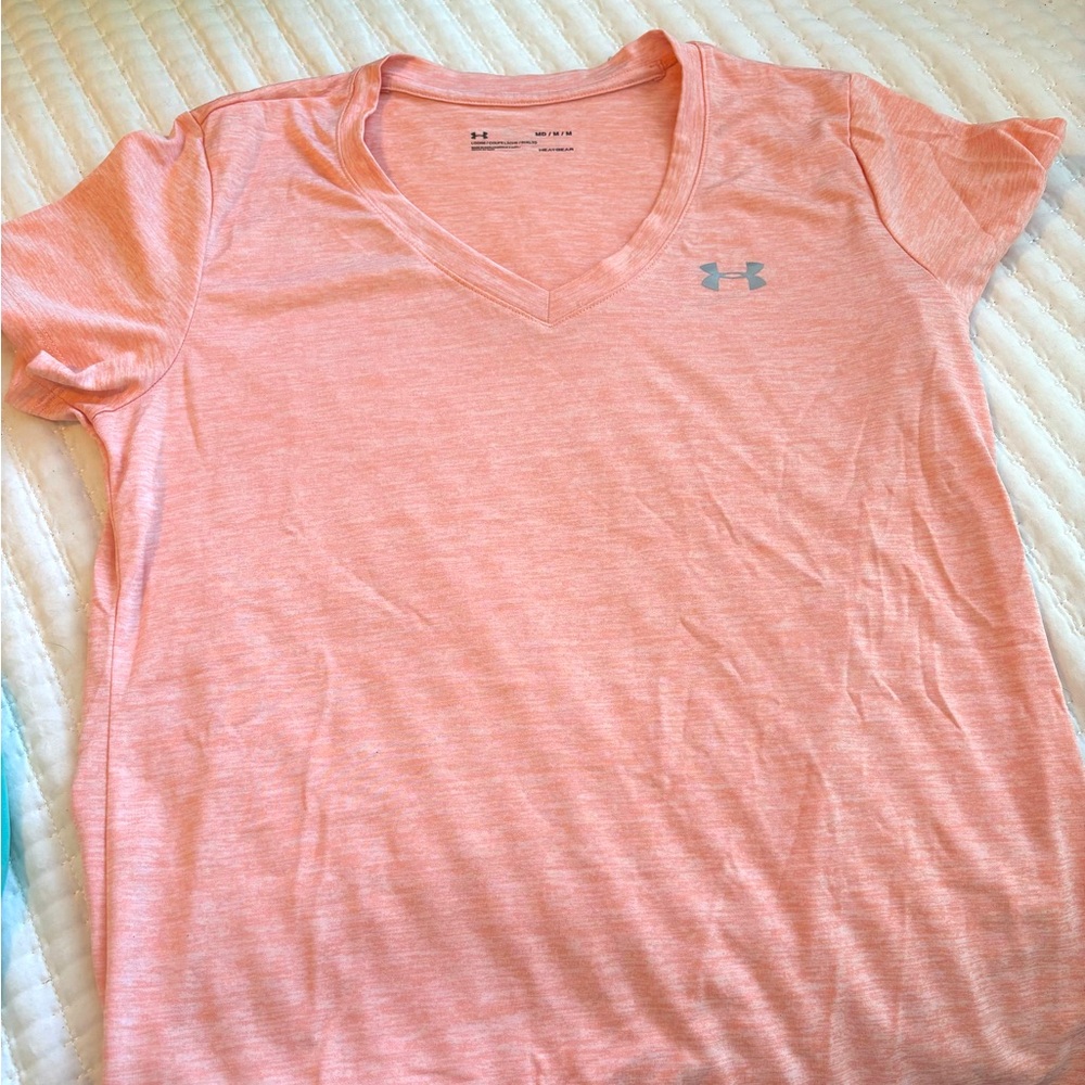 EUC Under Armour Heat Gear Athletic Shirt